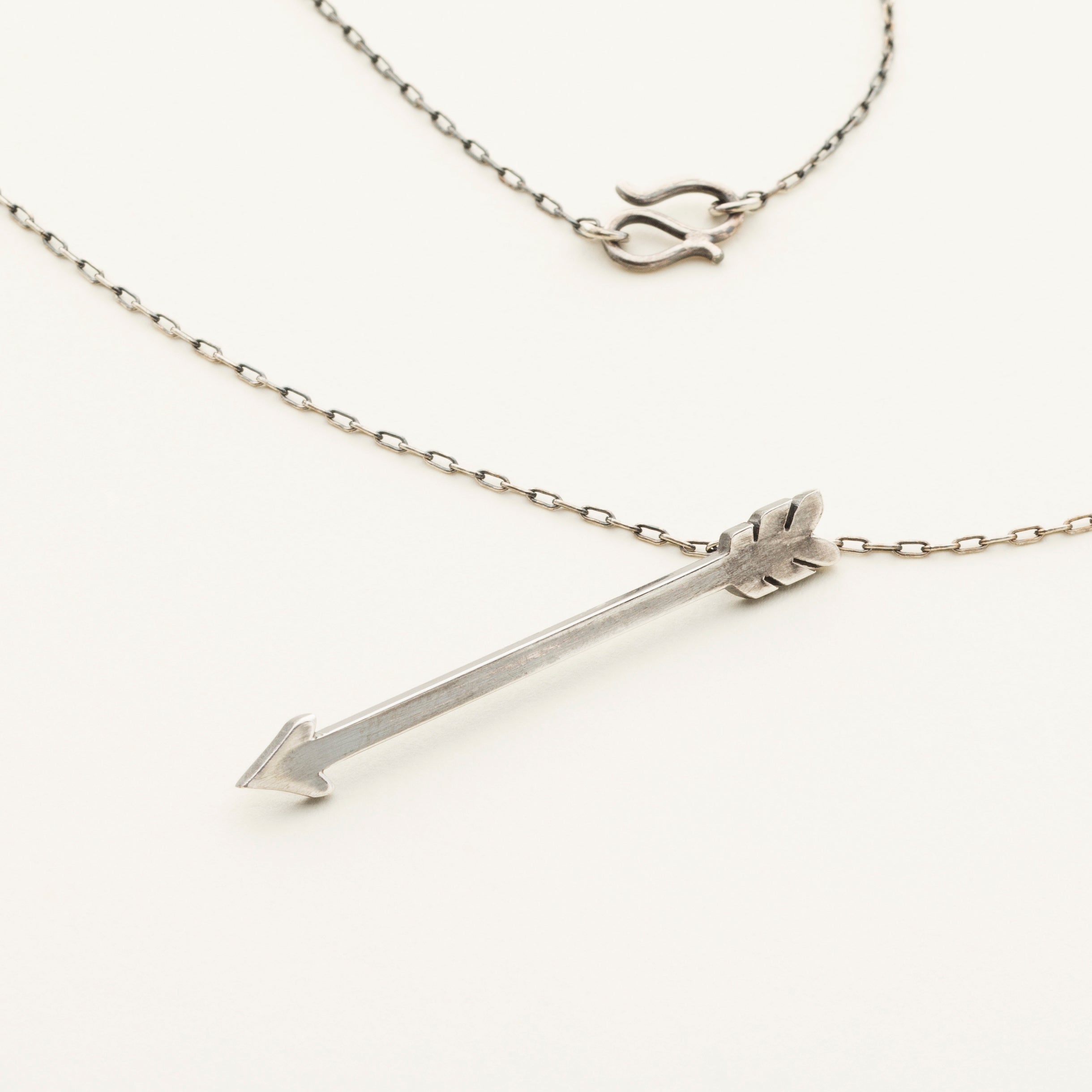 ARROW NECKLACE Silver – MARLENE JUHL JØRGENSEN - Main Image