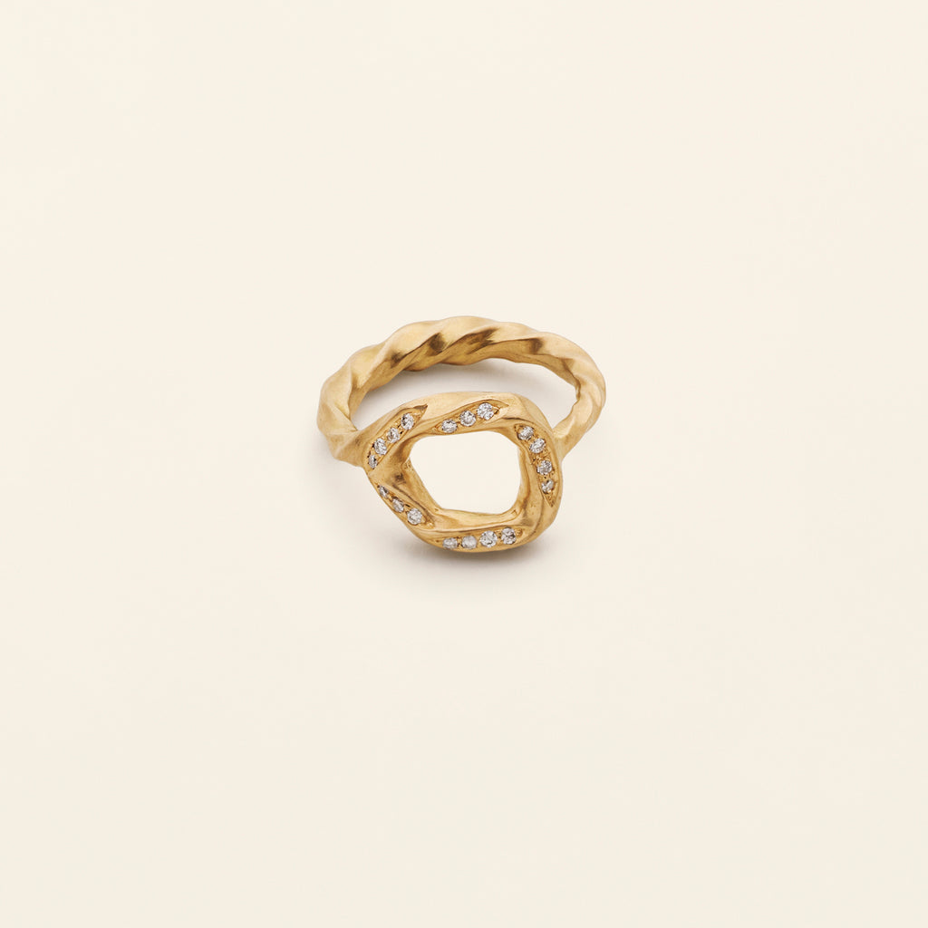 O-RING WITH DIAMONDS MEDIUM- 18k gold