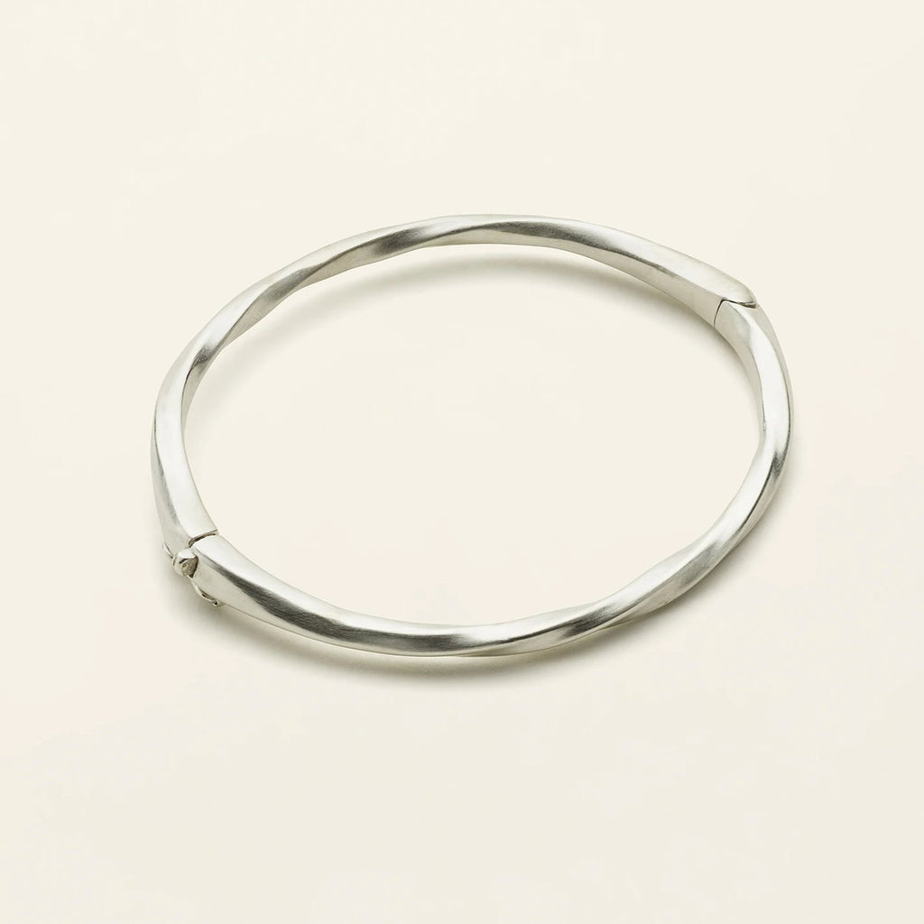 FLOW BANGLE - matte silver